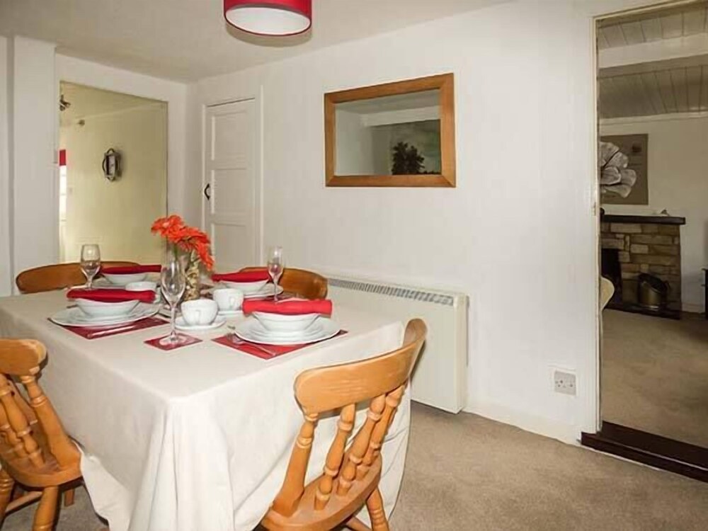 Cobbler's Cottage view 5