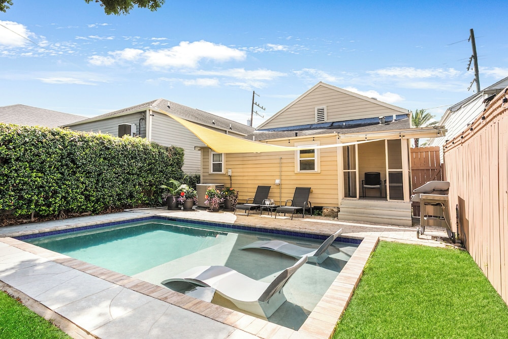 Spacious Retreat with private Pool