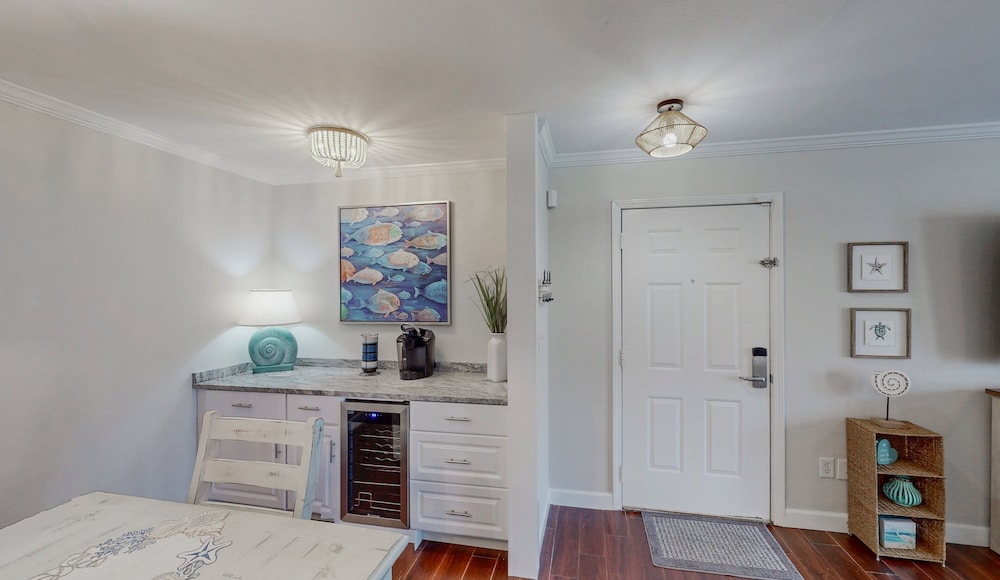 Delightful 3BR Condo Near Gulf Shores With Pool & Hot Tub