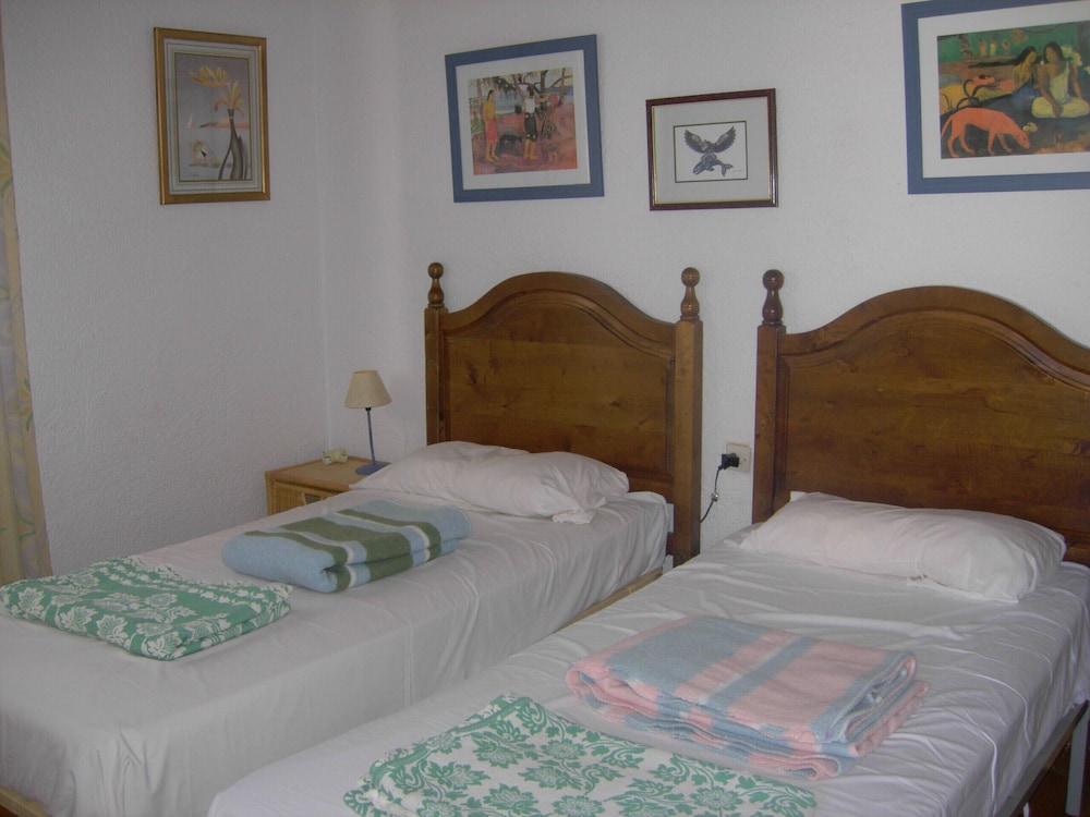 Apartamento Los Almendros 4 view 2