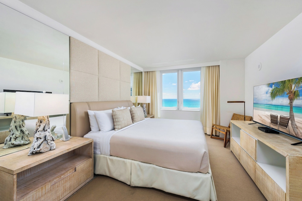 Luxury Vacation Rentals at 1 Hotel & Homes by LRMB