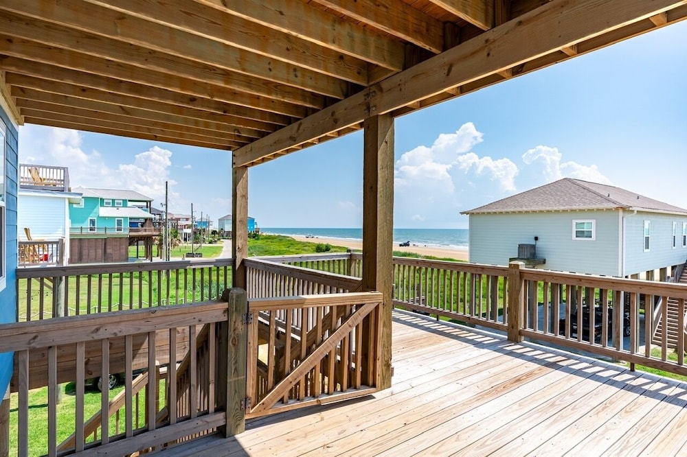 Oceanfront Manor 4 Bedroom Home