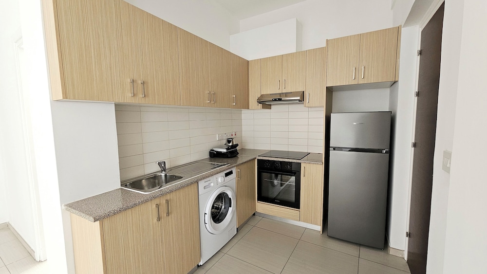 Phaedrus Living Ledras Residences 202