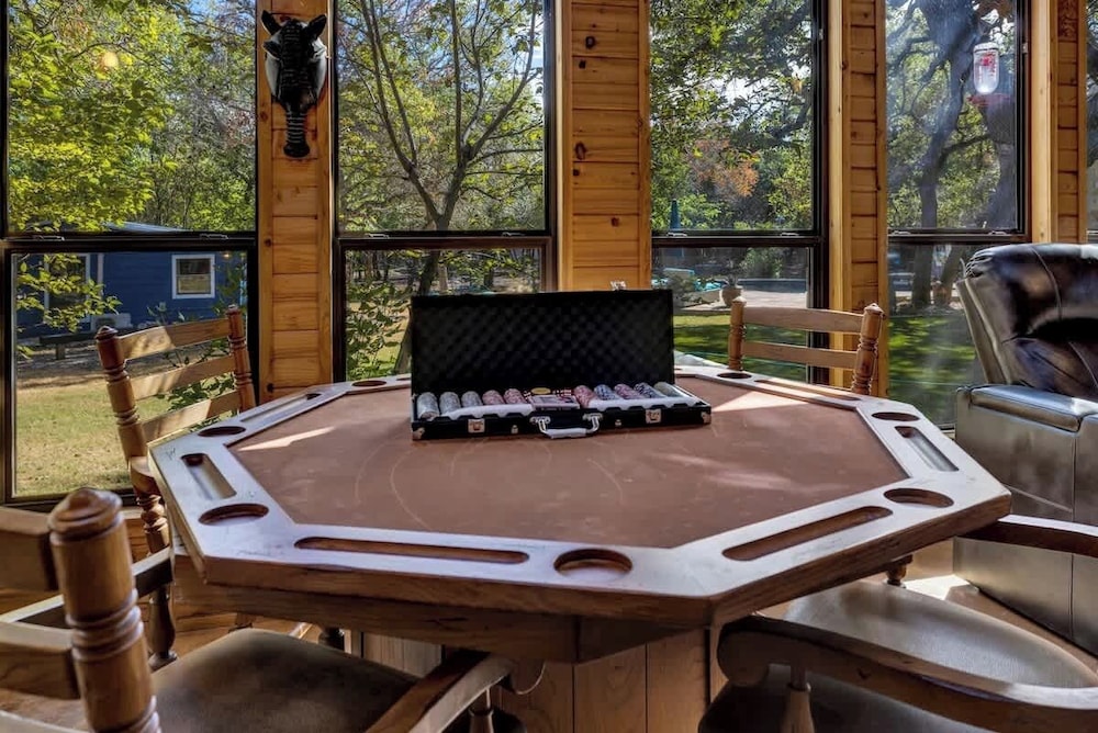 Terracotta Retreat/ Sleeps 30!
