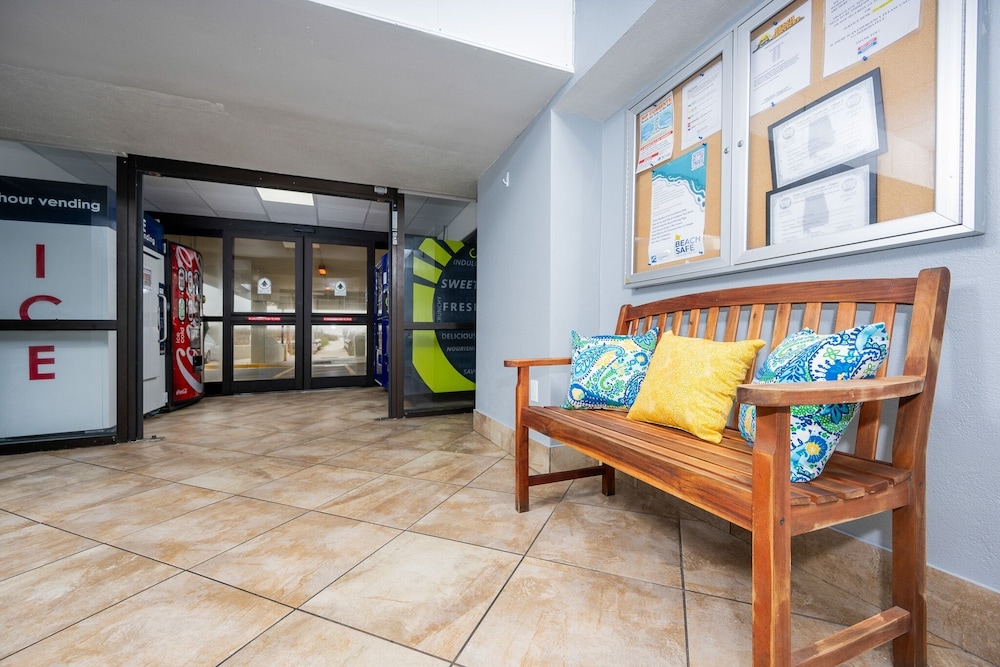 Island Winds East 211 3 Bedroom Condo
