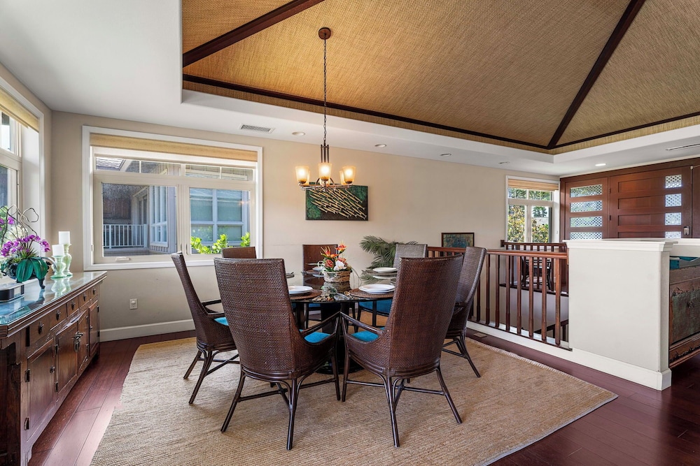 Private Beach Access Includes Concierge Outdoor Spacious Lanai!