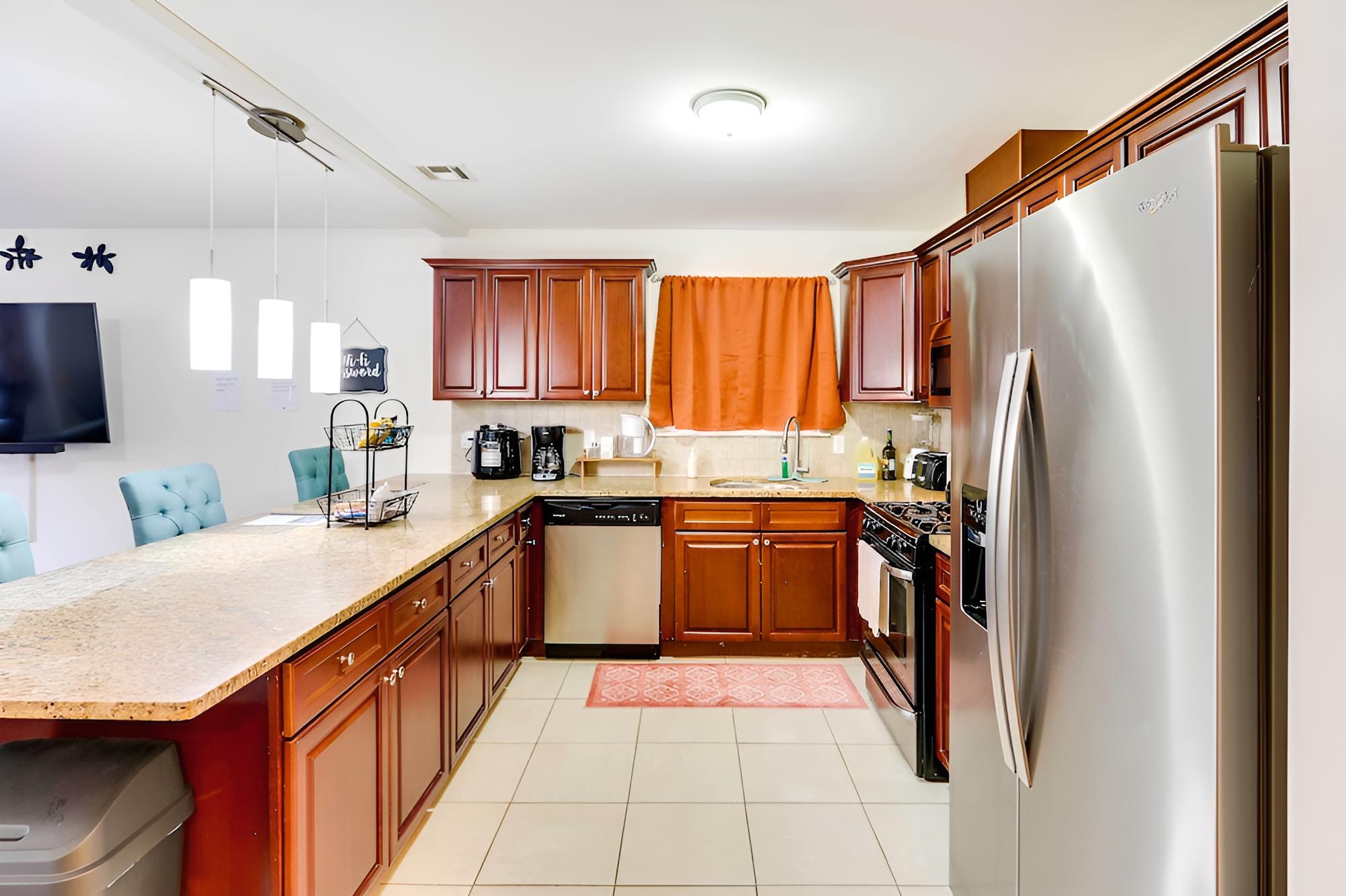 Welcoming Newark Duplex in Walkable Location! view 3