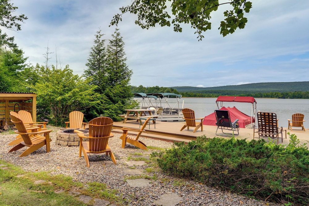 Dock & Hot Tub: Scenic Beech Mountain Lakes Gem!