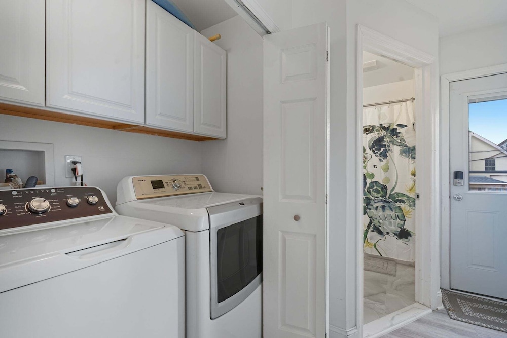 Sea Bright Gem Steps To Beach + Parking 4 Bedroom Home