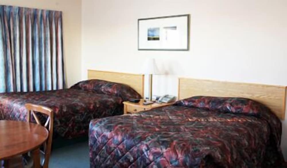 Woodland Motor Inn
