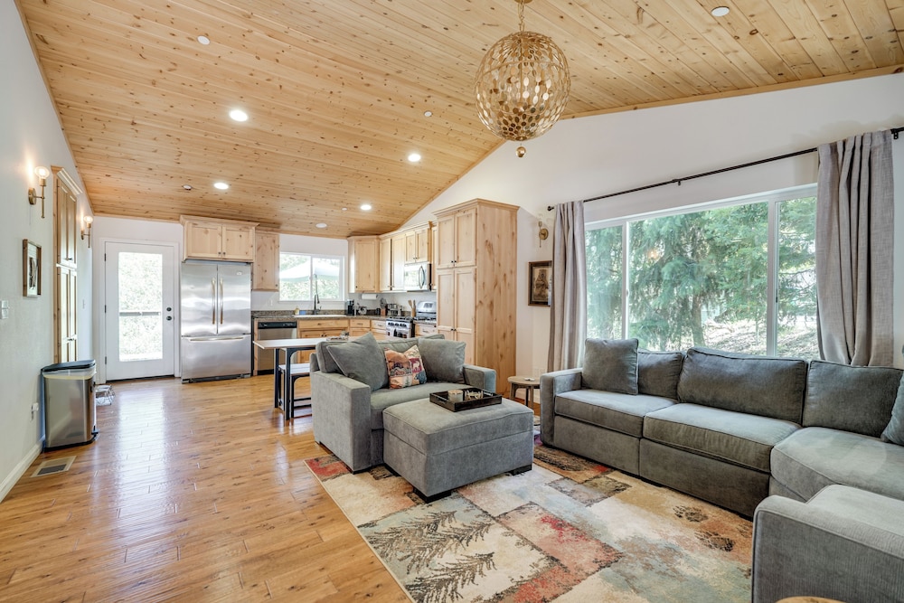Walk to Dtwn: Charming Family Cabin in Twain Harte