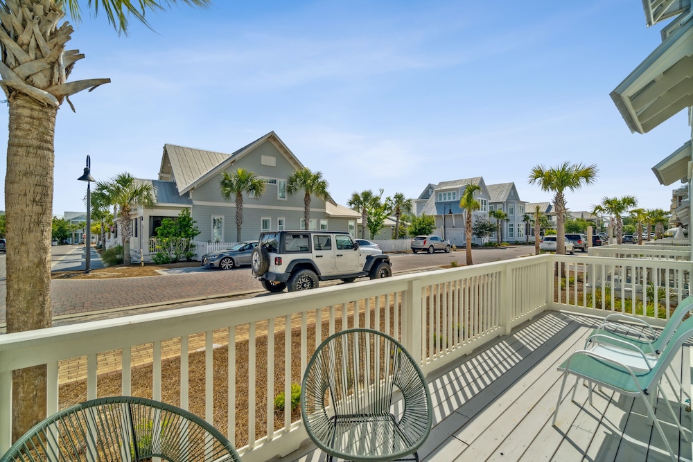 Prominence on 30A by Panhandle Getaways
