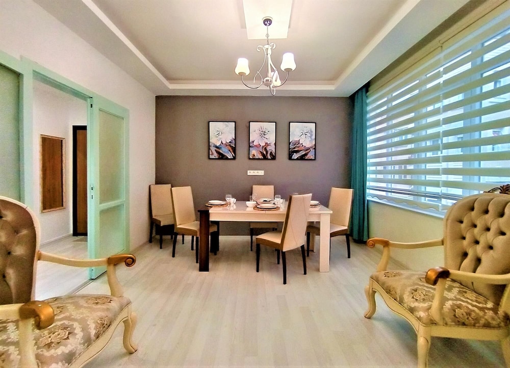 Central Flat Near Seaside in Antalya Muratpasa