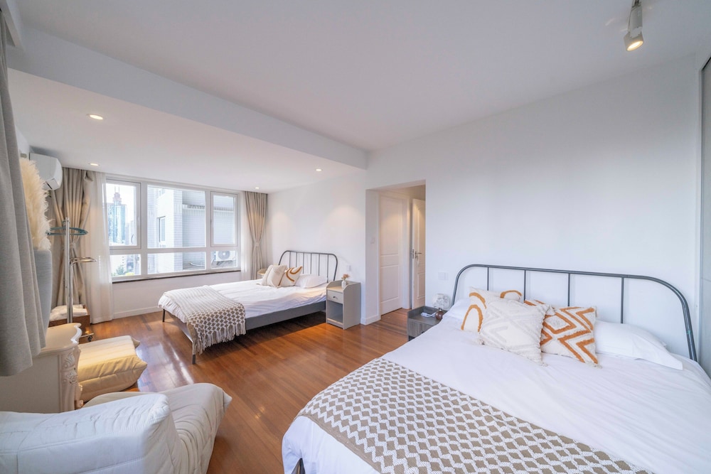 Book and Bed-People's Square