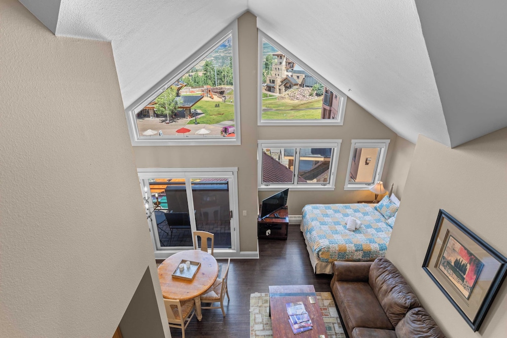 Blue Mesa Lodge 40C by Avantstay Ski In/ Ski Out Unit w/ Balcony!