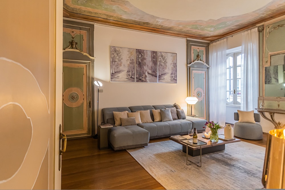 Rovelli 41 in Como With 2 Bedrooms and 3 Bathrooms
