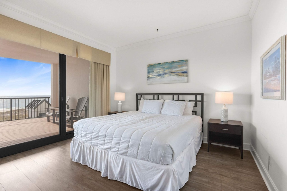 Grand Pointe 512 Gulf-front Stunning Views Top-notch Amenities