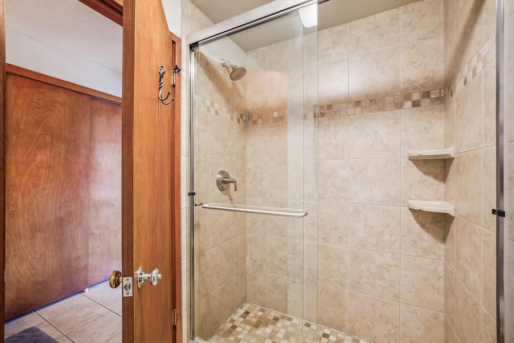 Pine Ridge 11e 2 Bedroom Condo