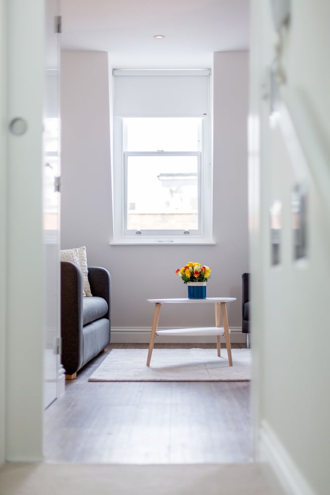 Soho Apartments by BaseToGo