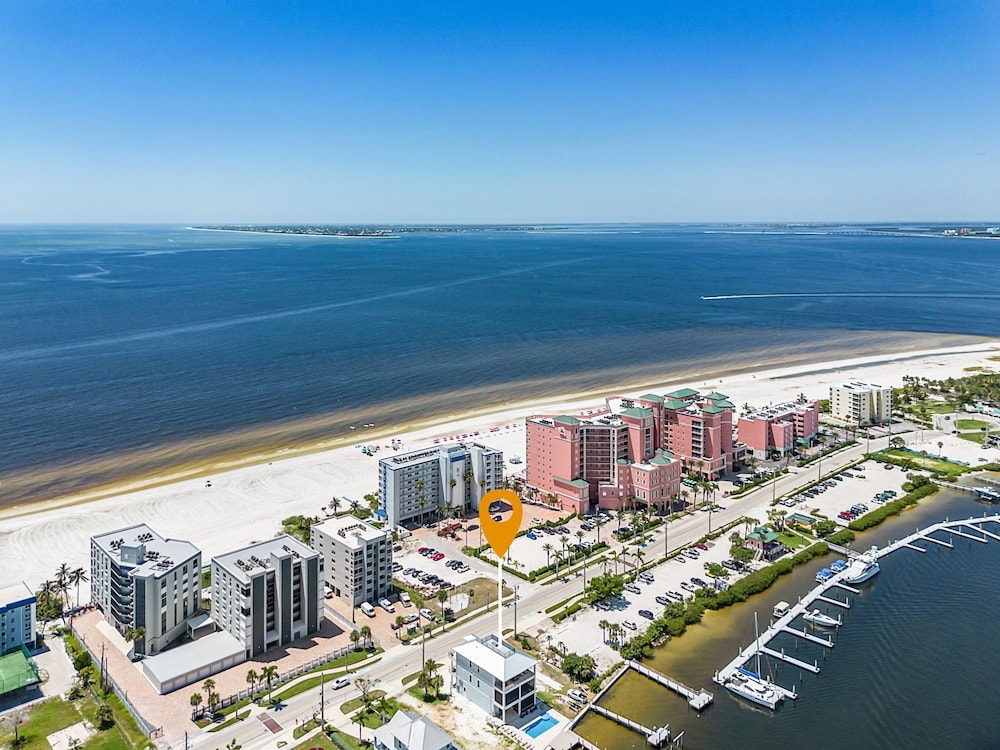 319 Bay & Beach Blessings: Pool Home W/ Water Views! 4 Bedroom Home