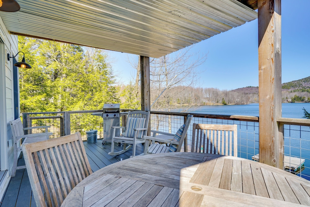 Paddle, Swim & Hike: Family Lake House in Vermont