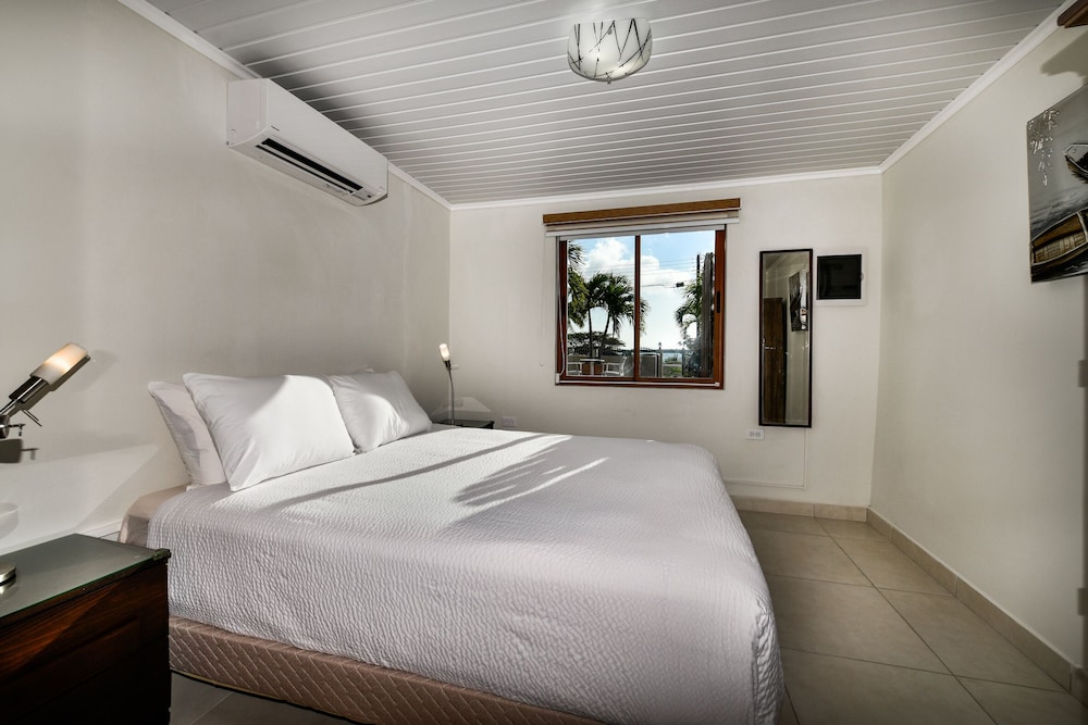 New! Apartment Ocean View With Amazing Sunsets! view 2