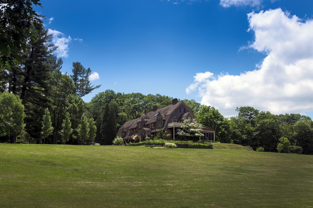 Inn at Lake Joseph