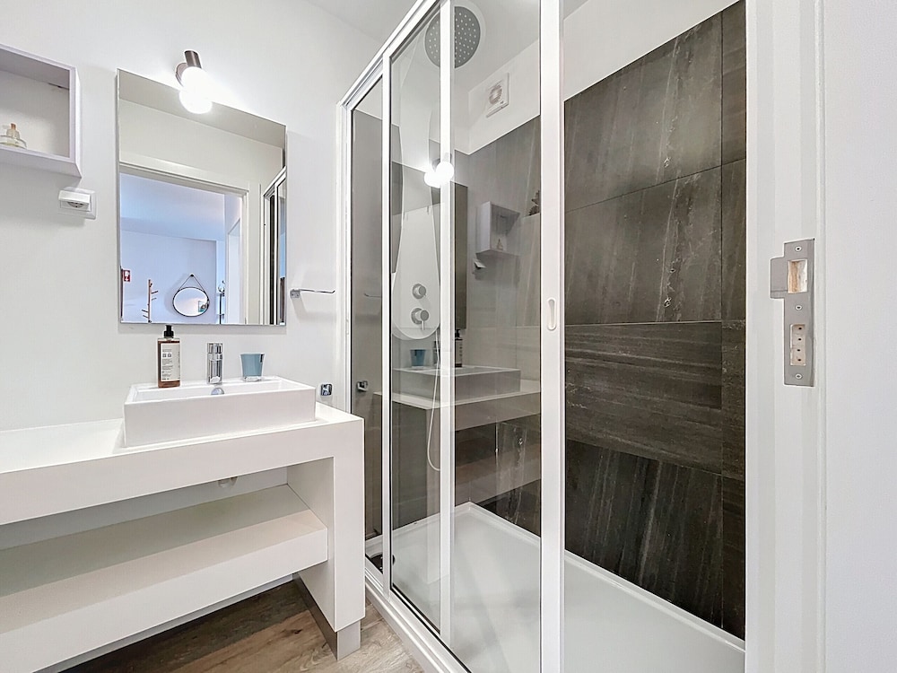 Cliff Ocean Apartment by Atlantic Holiday