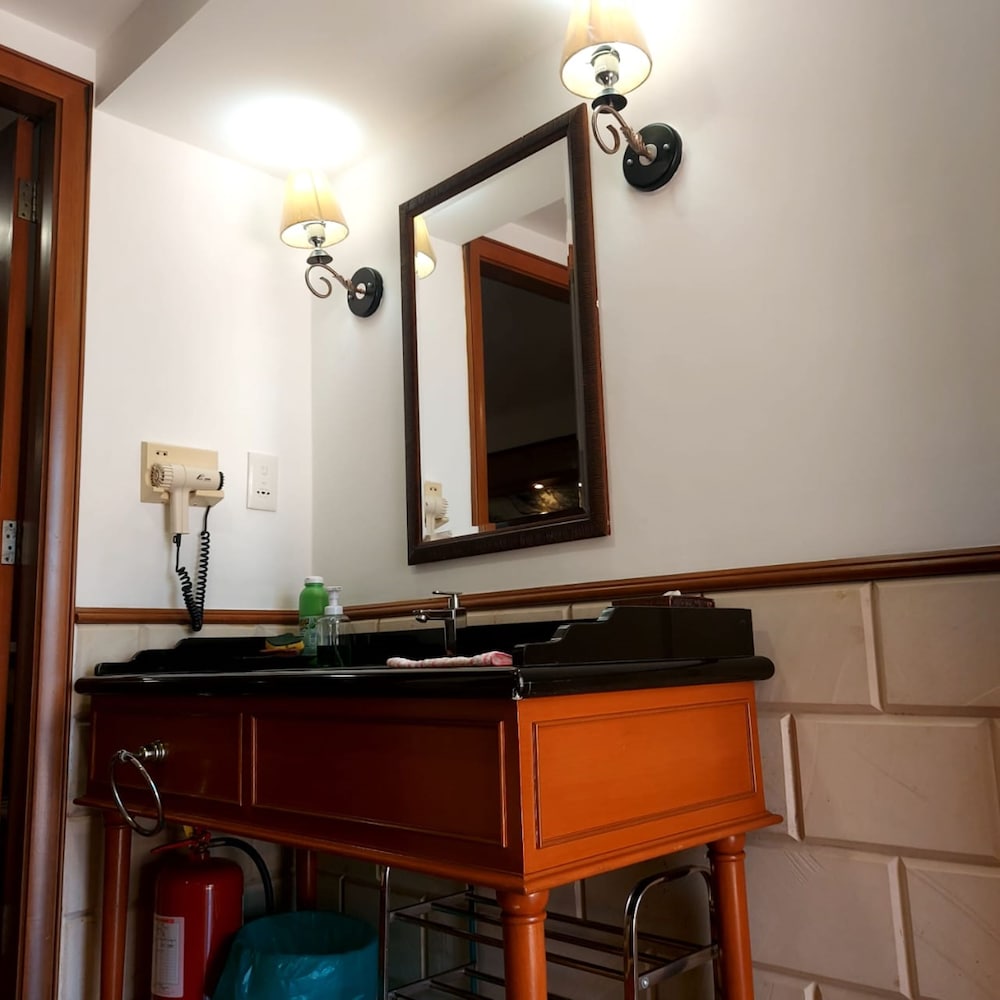 Deluxe Lower Water Chalet Private Unit