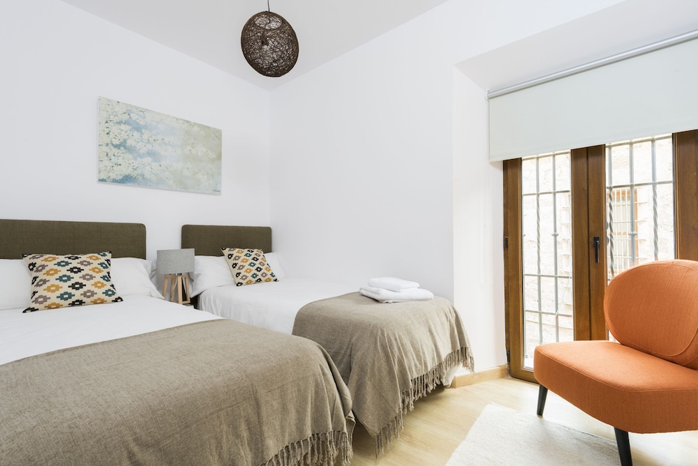 Cozy Apartment in Great Location 2 Bd. Plaza Nueva II view 5