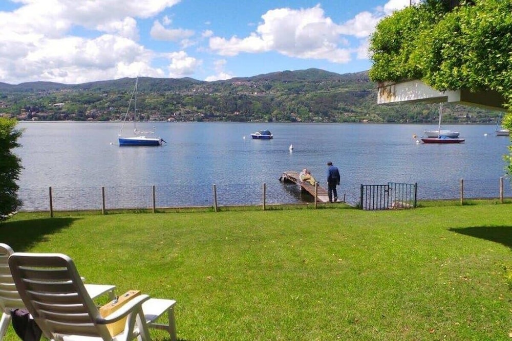 Italian Lakes Lakeside Villa With Direct Lake Access