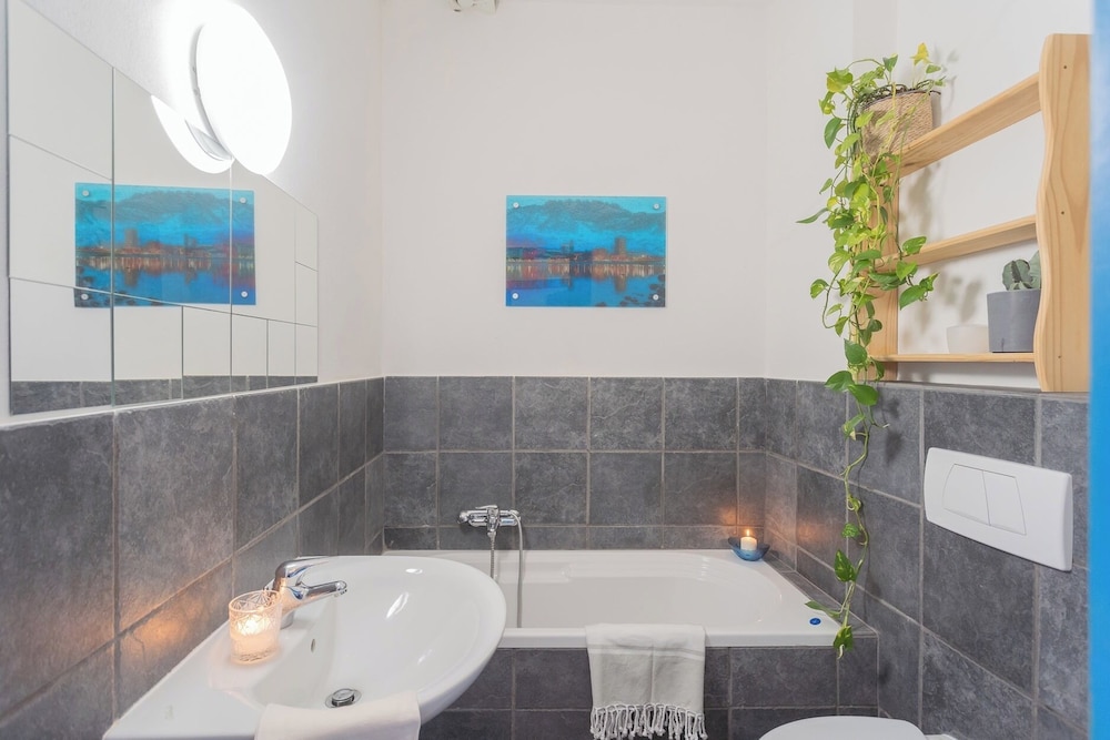 Deriva Apartment on Careno's Beach by Rent all Como