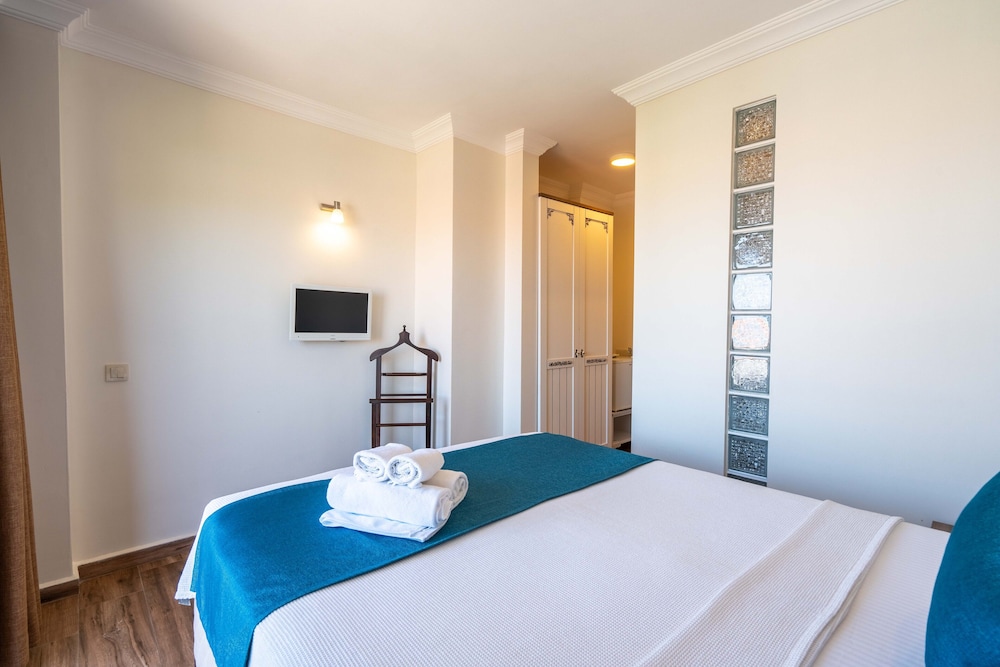 Cunda Giritlioğlu Otel Yetişkinlere Özel +12 - Image 38