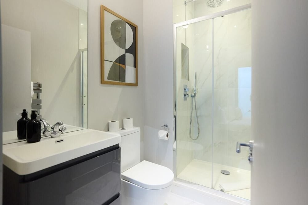 The Fulham Classic - Spacious 4bdr House With Balcony and Garden
