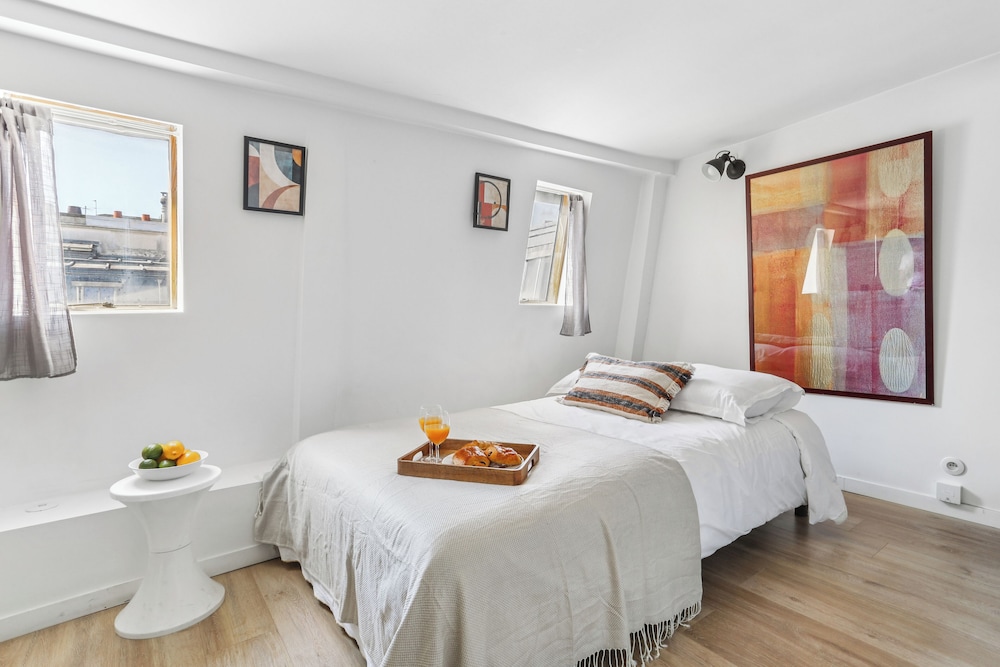 Cozy 1BR Flat in the Heart of République
