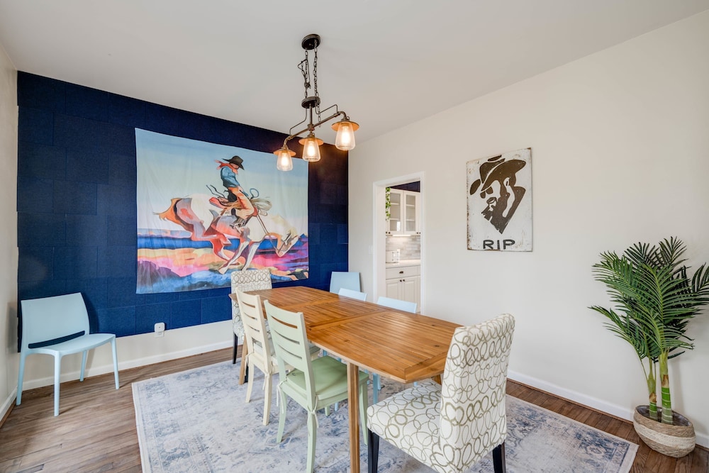 5 King 3 5b Firepit Nearby Pickleball Opens Feb 25 Lvl2 EV Charger Pool w Lake Views