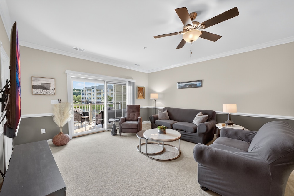 Magnolia Pointe Magnolia Lake 4820-203 2 Bedroom Condo
