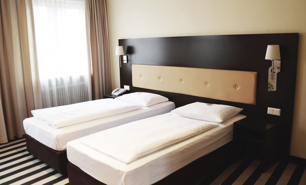 Frankfurt Vacations - Bristol Hotel Frankfurt - Property Image 60