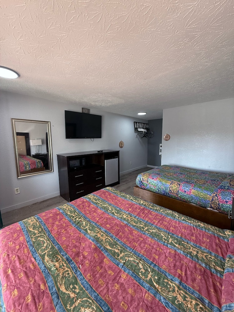 BlissPoint Inn FKA Motel 6t7