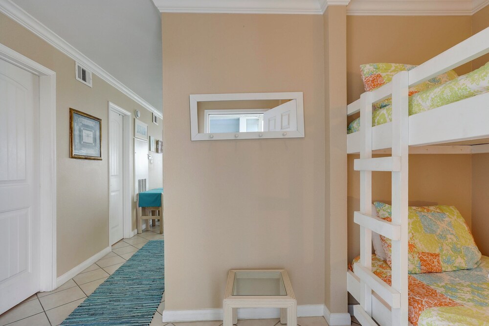 Seascape 1308 2 Bedroom Condo by RedAwning