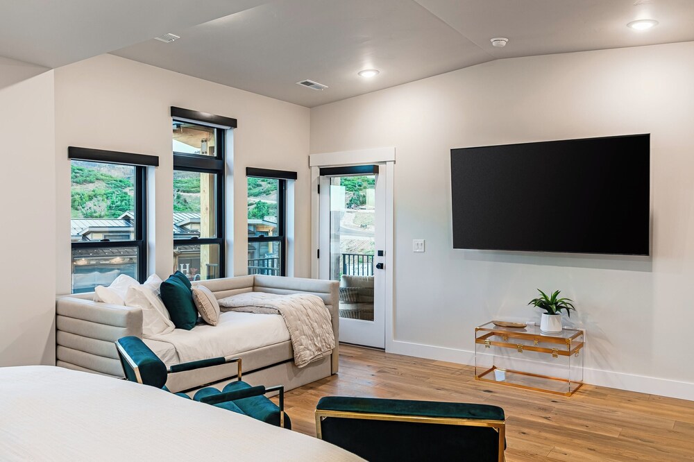 Ski La Vie by Avantstay Hot Tub + Game Room, Near the Ski Slopes view 5