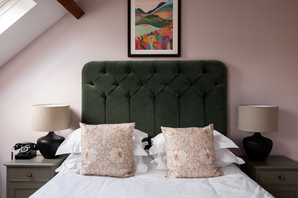 The Lamb Hindon view 3