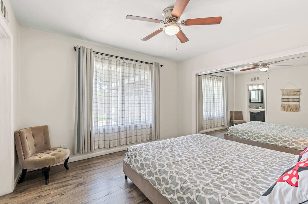 Spacious Family Friendly House in Central Location