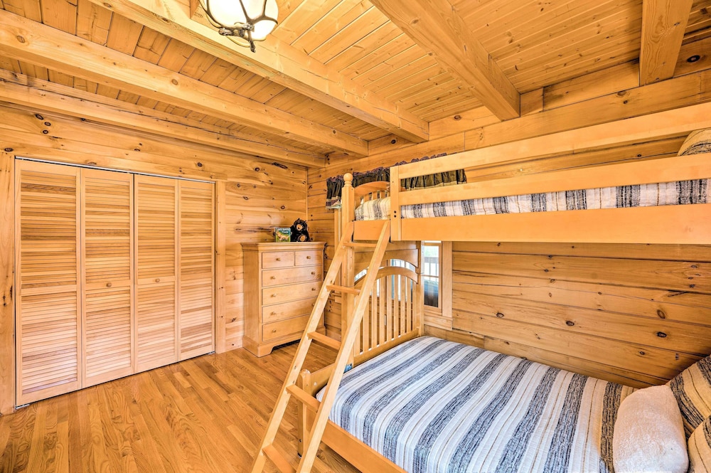 9 Mi to Bretton Woods: Carroll Log Cabin w/ Deck view 3