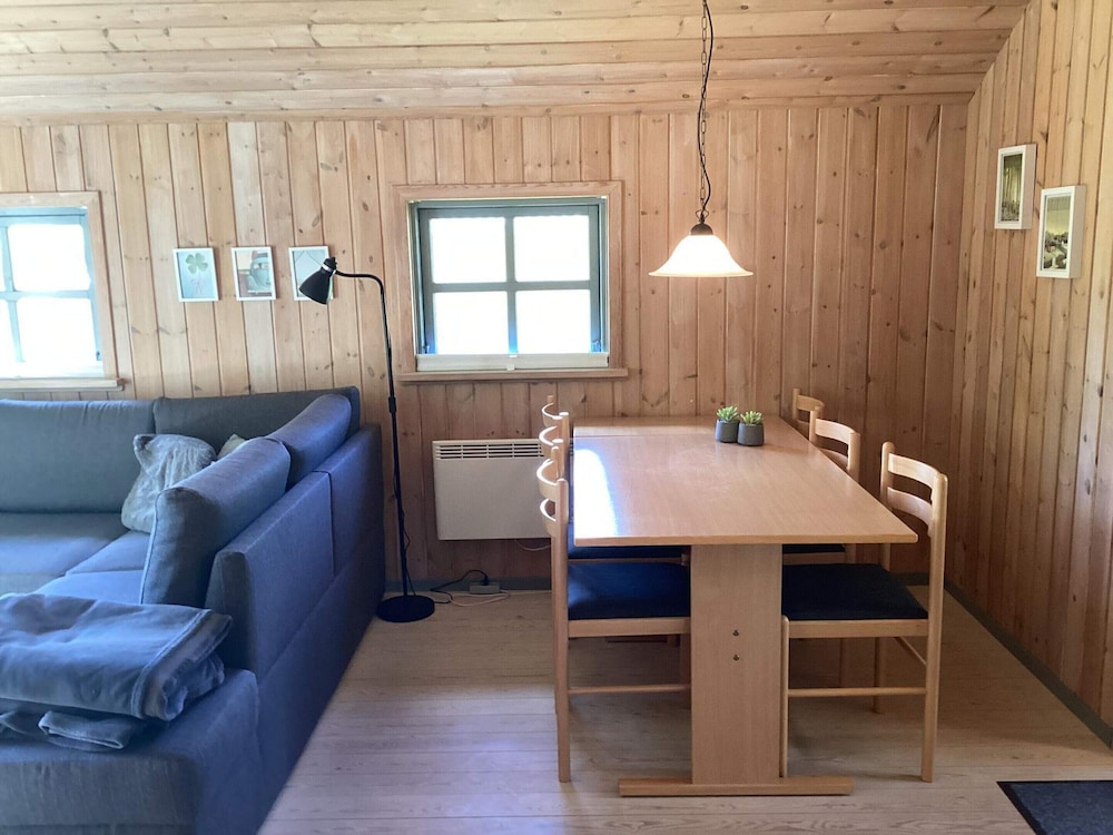 6 Person Holiday Home in Hovborg