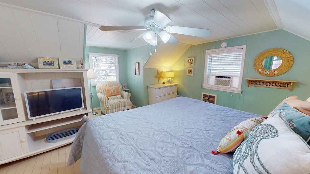 Under The Tybee Sun by Tybee Vacation Rentals