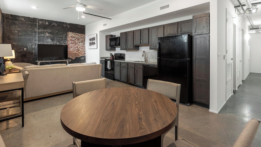  Landing Furnished Apartments Downtown Memphis