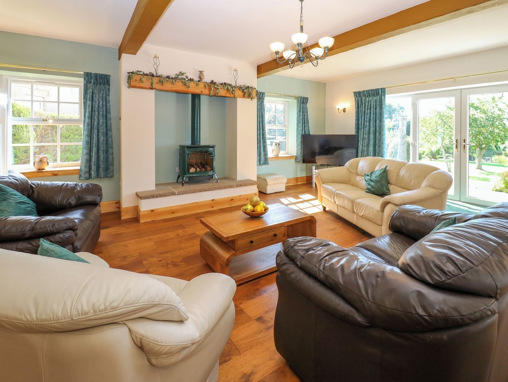 Moorhen House
