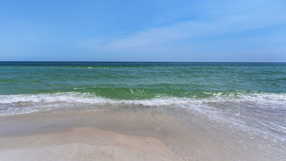 Lakefront Haven in Carillon Beach