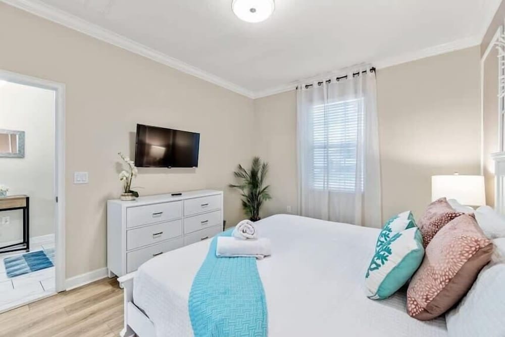 Coastal Paradise 8BR Disney Villa